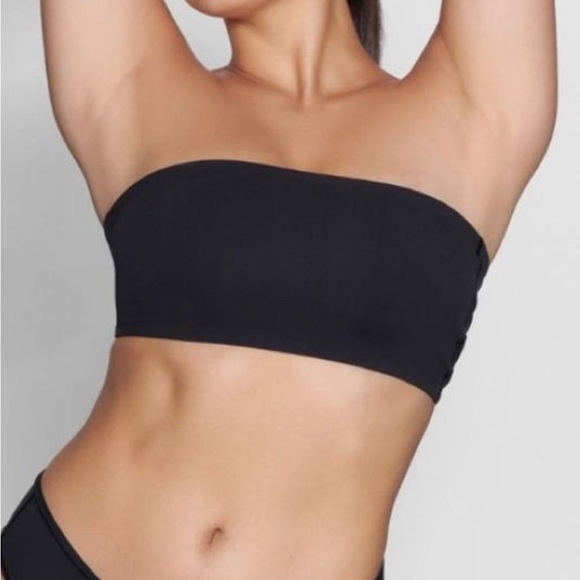 Skims Fits Everybody Bandeau Bra | Onyx NWT size s - Picture 4 of 5